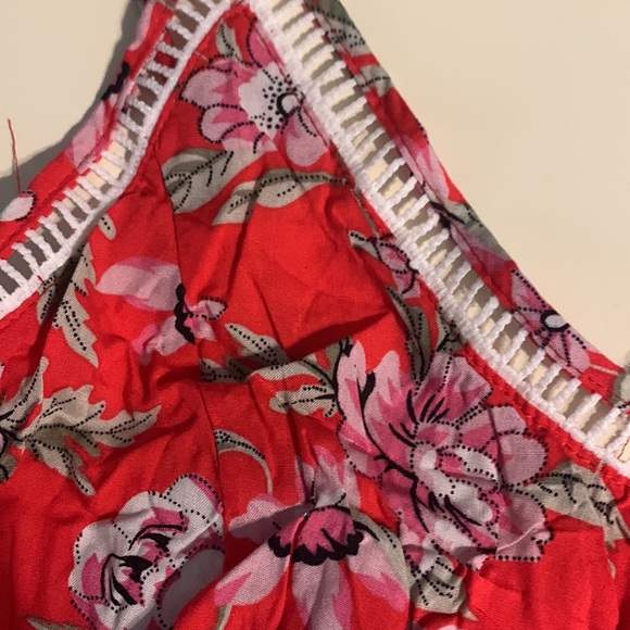 Red flowered dress - Picture 9 of 9